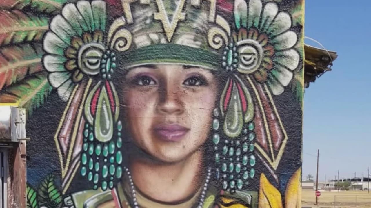 En medio de las protestas por la muerte de Vanessa Guillen, aquí en Phoenix se realizó un mural para honrar su memoria. 
<br>