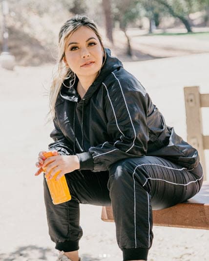 La hija de Jenni Rivera aseguró que no es su intención desbancar a Claudia Galván, pero aclaró que sí tiene una muy buena relación con la pequeña Victoria.