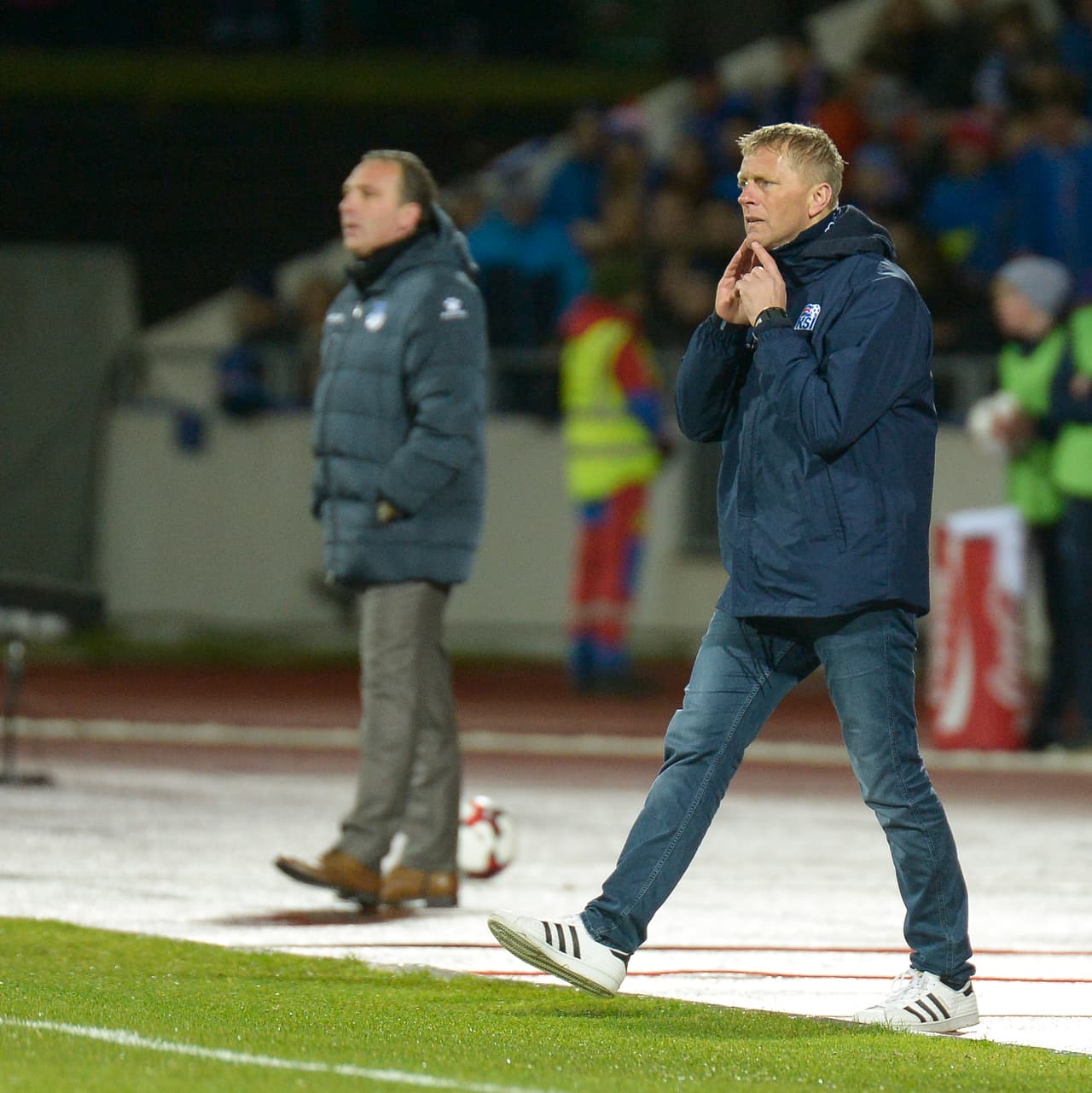 Heimir Hallgrímsson, el hombre que lideró a este grupo de guerreros vikingos a su primer Mundial de fútbol de la FIFA. Líderes del Grupo I con 23 puntos, por encima de equipos tradicionales como Turquía, Ucrania y Croacia.