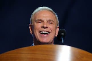 Exgobernador de Ohio fracasó en su intento de vivir una semana con el salario mínimo