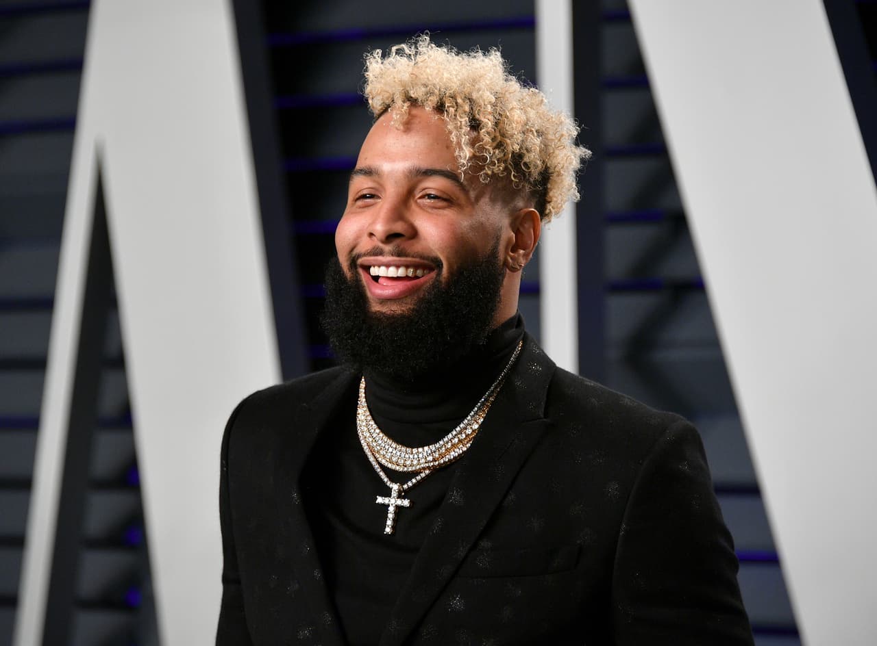 <b>Odell Beckham Jr</b>
<br>Claro que en el ámbito artístico no es el único lugar en el que hombres se inspiran a usar falda o vestido para romper los estereotipos de género y el jugador de Los Ángeles Rams lo comprobó.