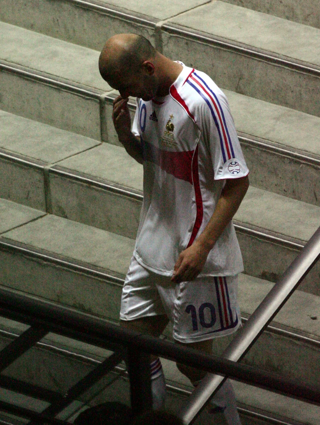 Su tristeza era evidente aunque no se haya hecho muy visible para la mayoría: había decepcionado justo en el día que tenía que brillar más.