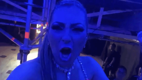 Cada martes, la cantante comparte un video nuevo en el que muestra detalles de su vida como mamá y ama de casa o cuando está arriba del escenario.