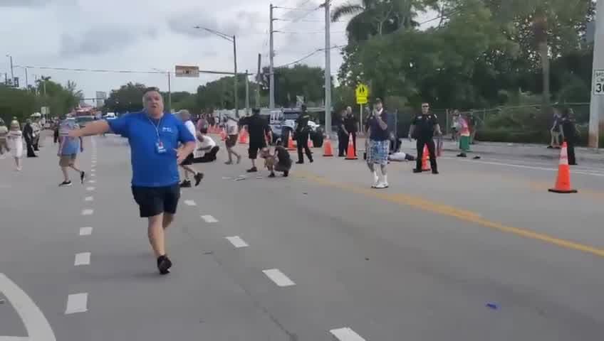 La policía dijo que espera que el hombre sobreviva, quien permanece en el Broward Health Medical Center. 
<br>