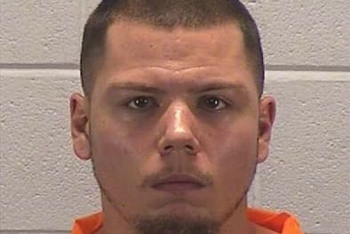 Presentan cargos a sujeto que provocó accidente en Aurora en el que perdió la vida una niña de nueve años