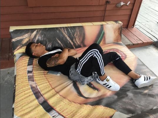 Una siesta no le cayó nada mal a Christian. Las largas jornadas han sido extenuantes.