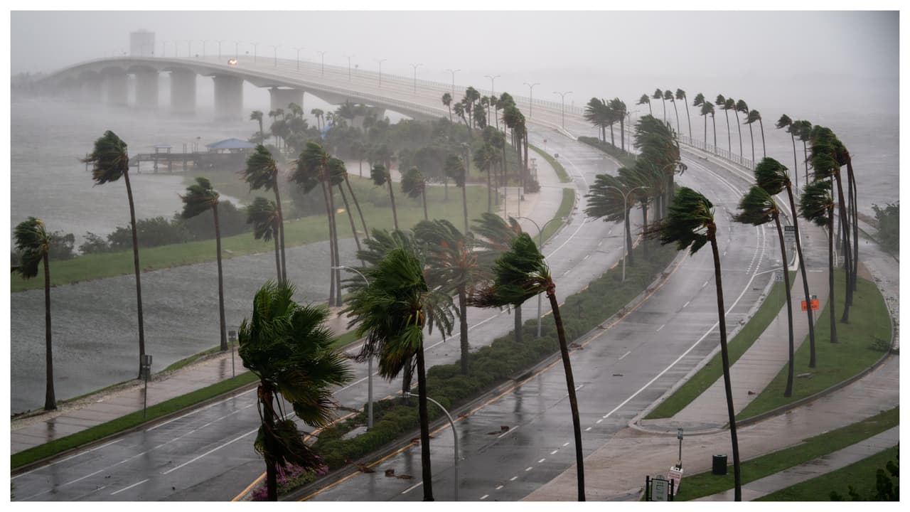 El huracán Ian impacta Florida con marejadas catastróficas, vientos e inundaciones
