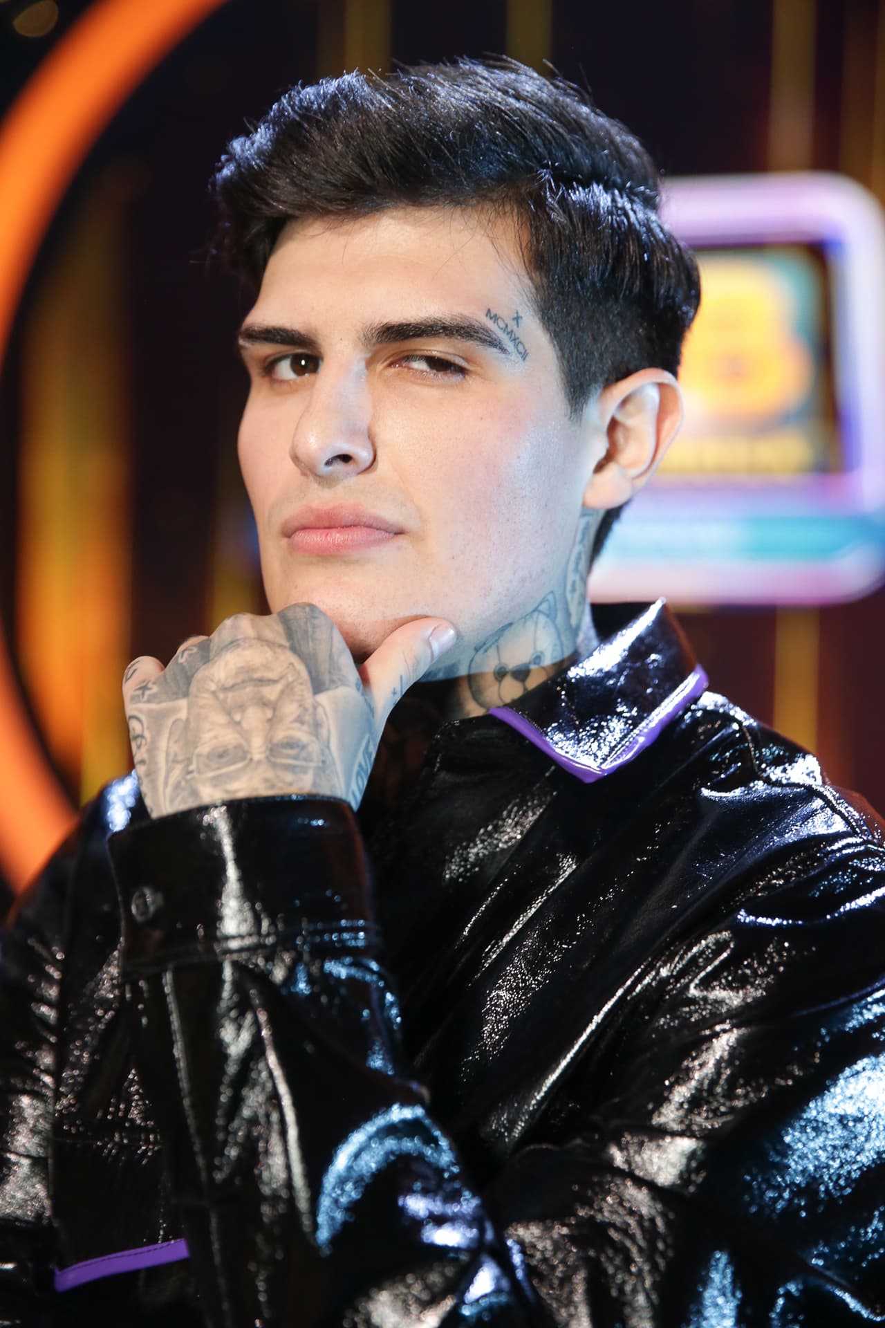 El cantante dejó claro que no solo interpreta bien el género regional mecano, sino que lo baila con mucho estilo.