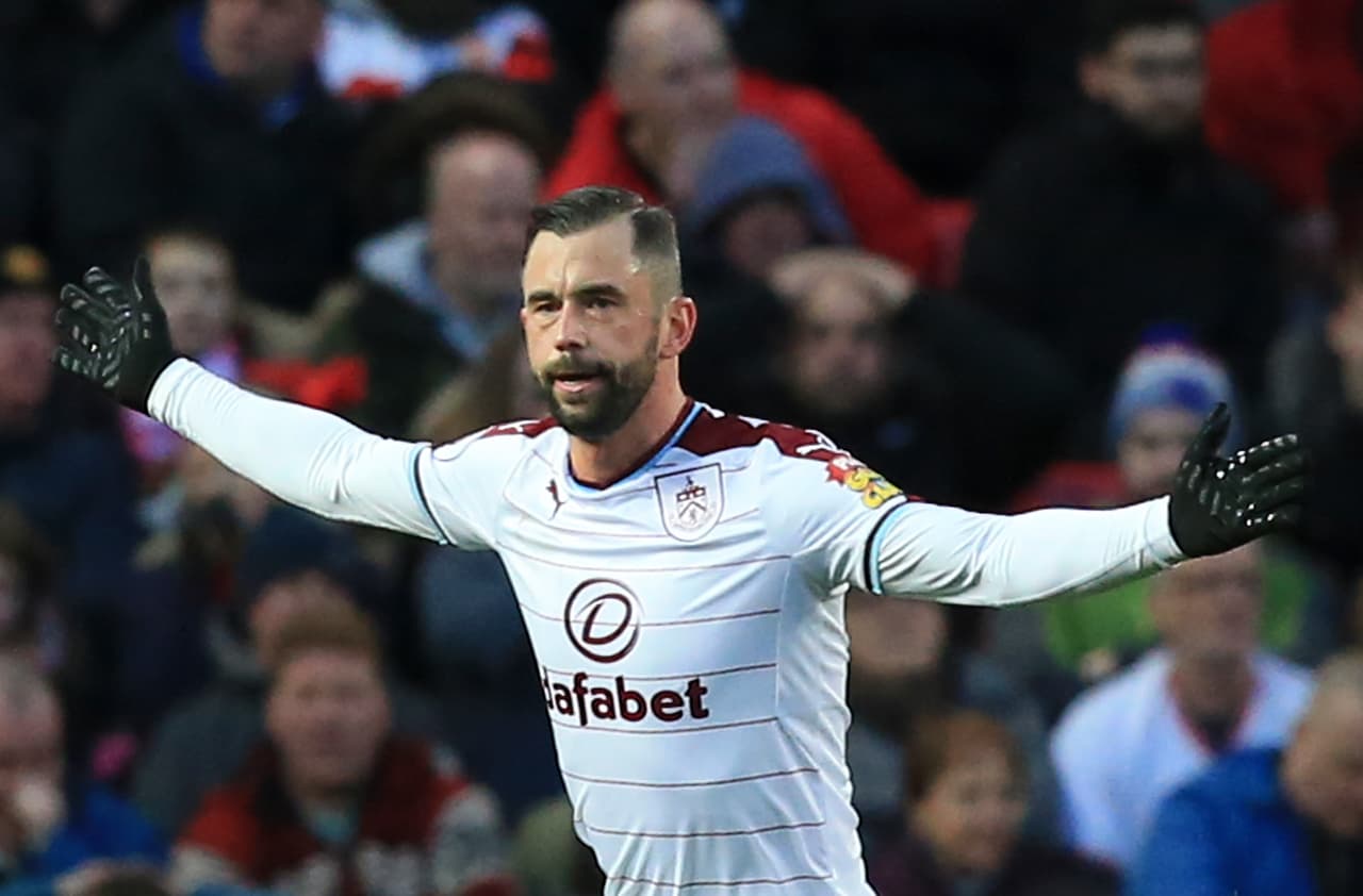 El belga 
<b>Steven Defour </b>también sufrió una lesión de rodilla y tuvo que ser operado a comienzo de este 2018.