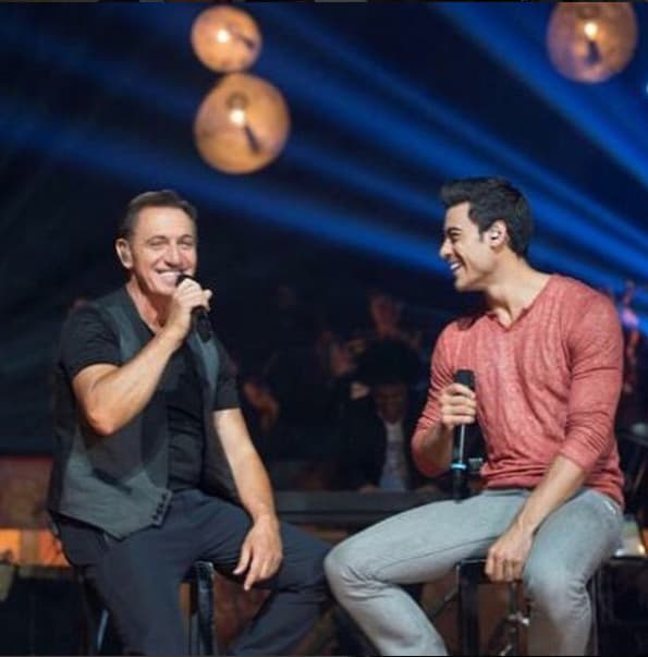 Franco de Vita también es parte de su listado de famosos, con él compartió el escenario para interpretar "Y tú te vas".