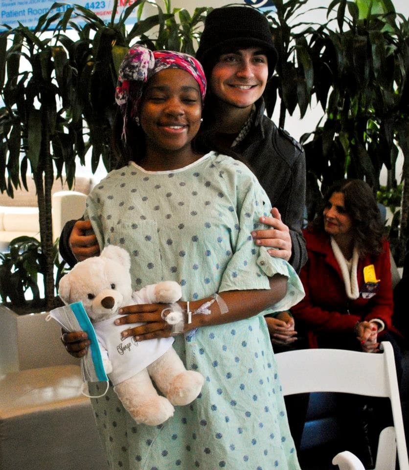 Jorge ama tanto la música que hasta canta mientras duerme. What a cutie!