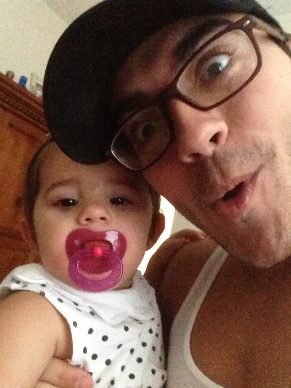 Jorge ama tanto la música que hasta canta mientras duerme. What a cutie!