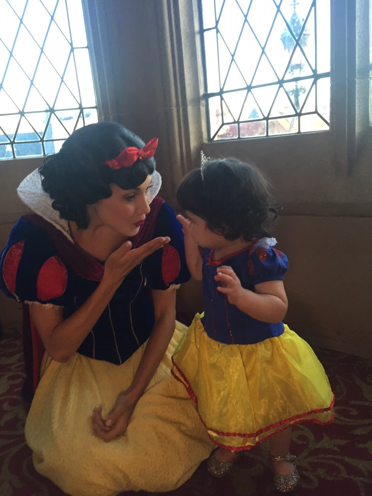 Blanca Nieves también enseñaba a Giulietta a ser un poquito coqueta y enviar besitos.