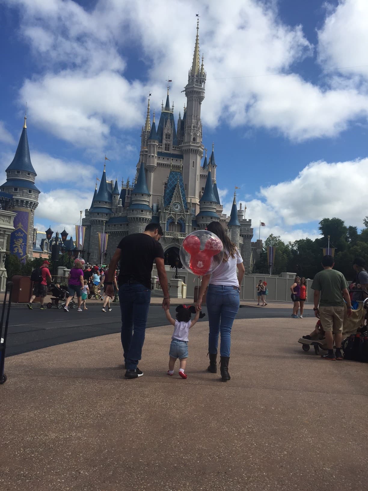 Camino al Castillo donde nos espera mucha aventura y diversión.