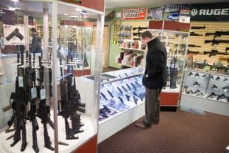 Las armas son el regalo estrella esta Navidad en Estados Unidos