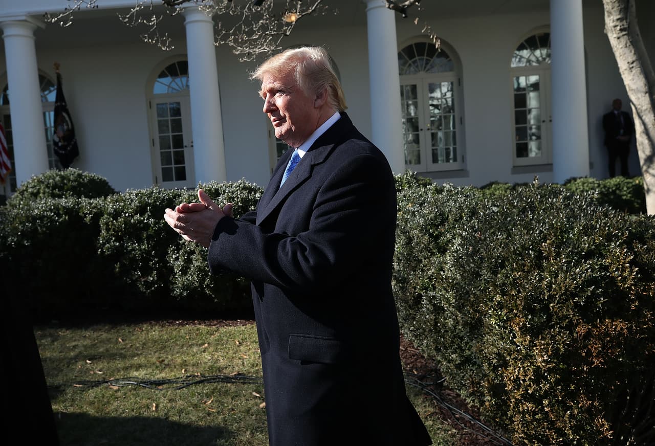 Los falsos méritos de Trump en su primer año como presidente