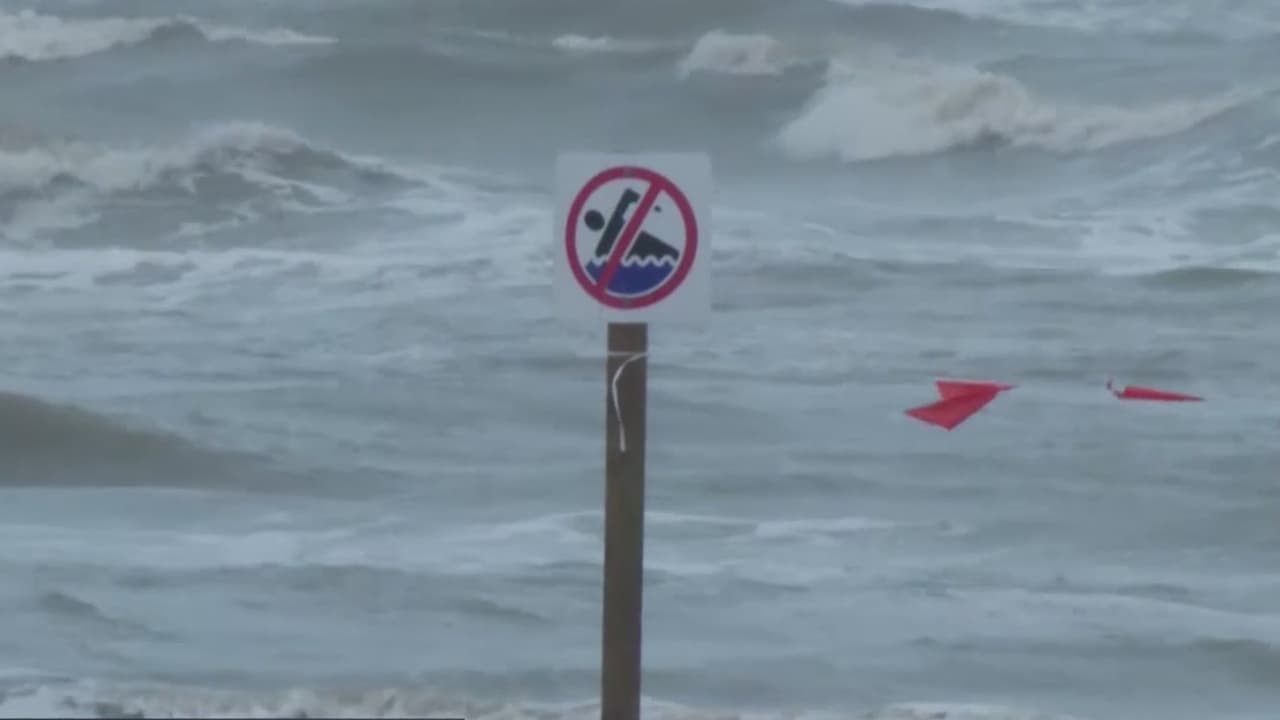 Bertha se degrada durante su paso por el sur de Texas: sigue vigilancia en playas de Galveston