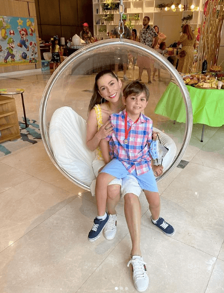 Cinco años después de ser mamá primeriza de su hijo Michael Víctor, quien nació en 2016, Lourdes debutó como abuela.