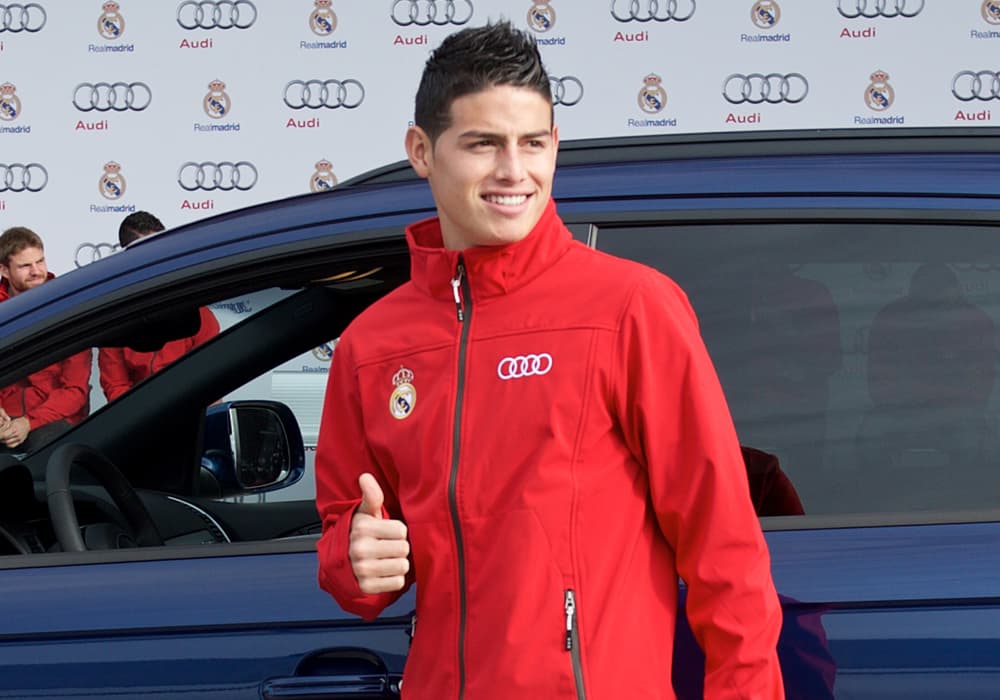 <b>James Rodríguez</b> ha reconocido en más de una ocasión su pasión por los automóviles. Gracias a su ascendente carrera y al cuantioso salario que hoy recibe, el capitán del seleccionado de fútbol de Colombia ha logrado convertir en realidad uno de sus sueños de infancia, acelerar los autos más lujosos y potentes.