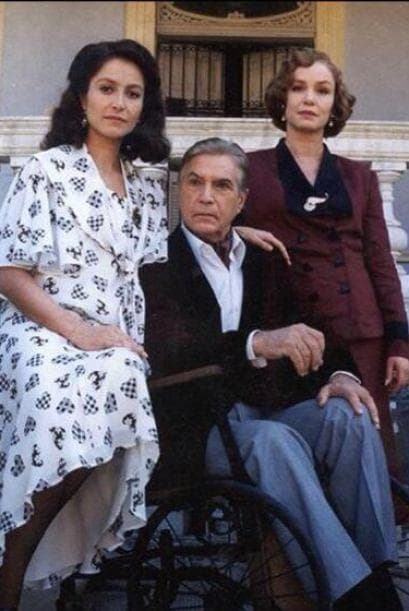 En 1995 la vimos compartir créditos con Daniela Romo en 'Si Dios me quita la vida'. El crimen y la envidia enmarcaban la vida de Eva, el personaje al que dio vida en esta telenovela, y la llevaba a cometer toda clase de atrocidades con las que se ganó el odio del público.