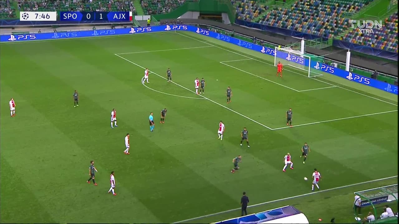 ¡Doblete de Haller! Ajax ya amplió la ventaja en Portugal ante Sporting