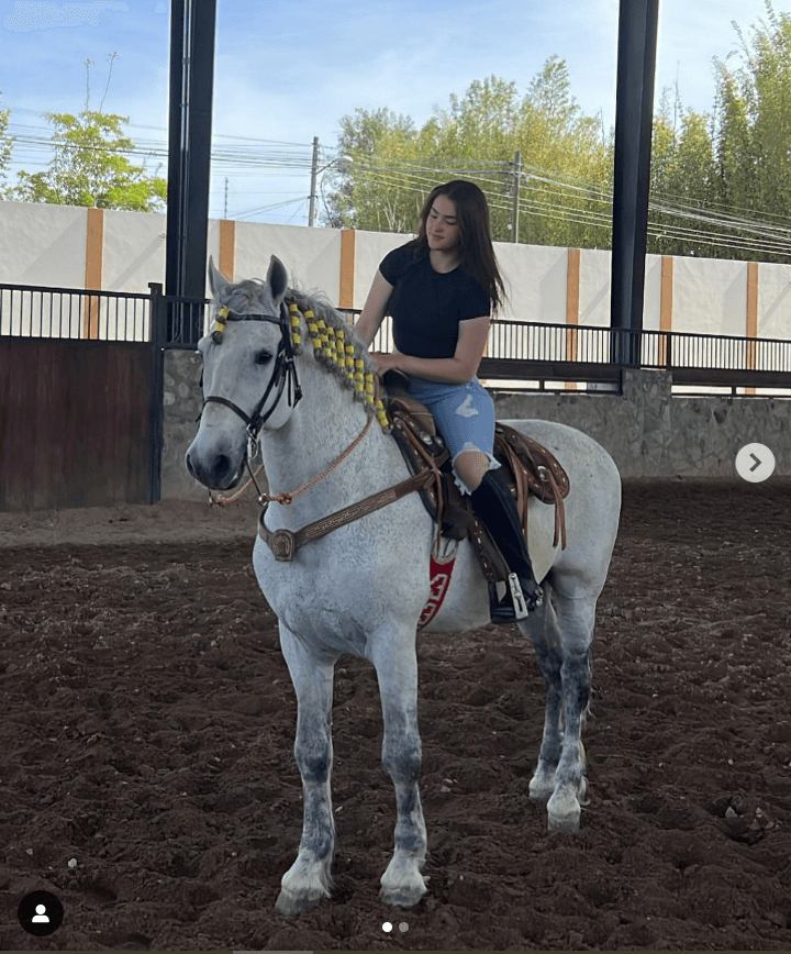 “Lo único que veo en mi futuro es el estudio y la equitación. No he tenido la oportunidad o las ganas de intentar alguna otra cosa. Pero, la verdad, estoy feliz así con el deporte y la escuela”.