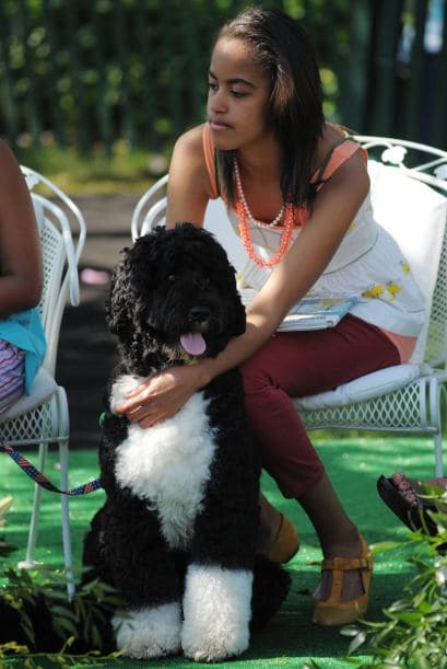 La mascota llenó de alegría a Malia y a Sasha Obama, las hijas de la pareja presidencial.