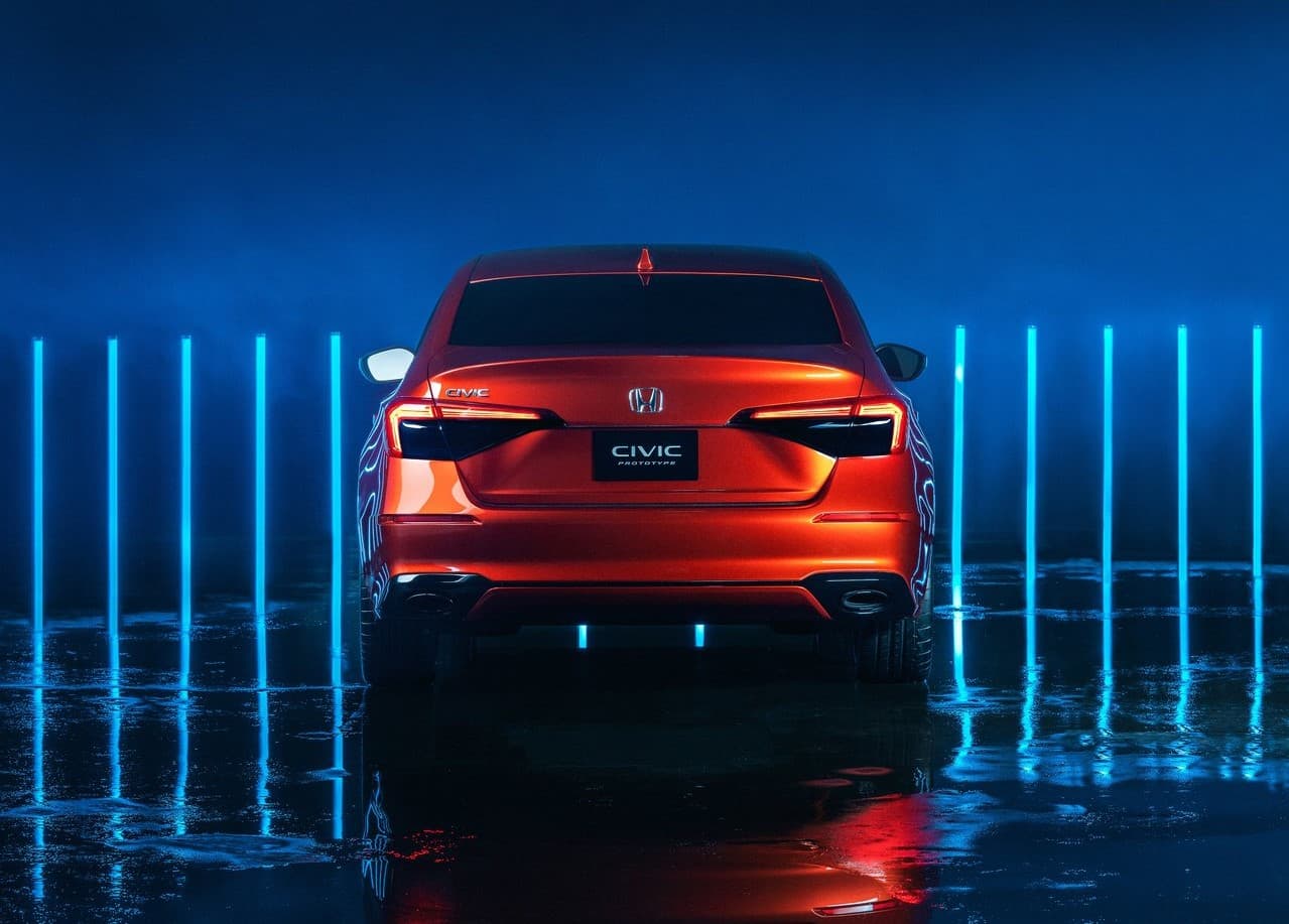 En conjunto, estos elementos dan la impresión como si de un vehículo con tracción trasera se tratase.