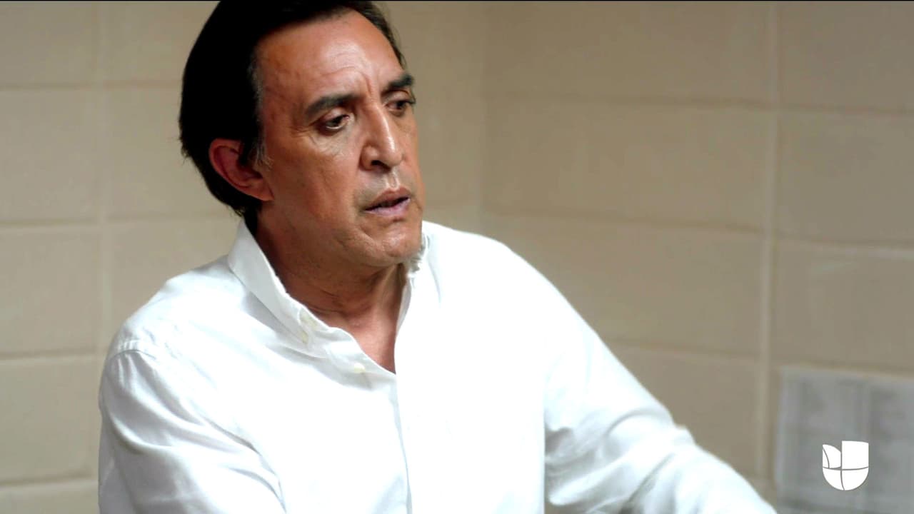 Él tiene miedo de que Jenni se entere pues lo puede ventilar en los medios.