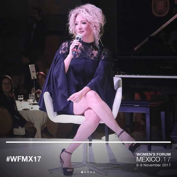 Junto a la instántanea, ella escribió: "Empoderando, no al feminismo, pero sí a las posibilidades infinitas, capacidades y resultados que somos capaces de dar...".