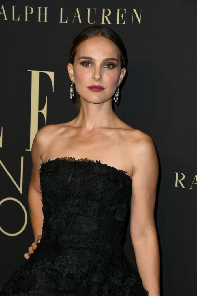 Cold Mountain (2003) - daptación de una novela de Charles Frazier. A punto de terminar la Guerra Civil americana, Inman, un soldado confederado herido, vive una auténtica odisea para regresar a su casa en Cold Mountain y reunirse con su prometida Ada, que lleva años esperándolo.
<br>