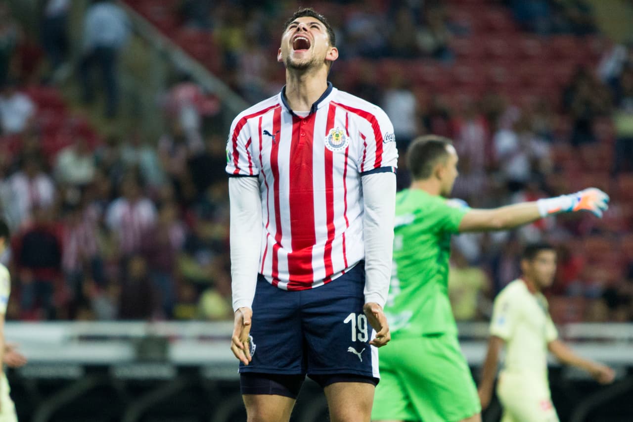 Guadalajara mereció el gol en los minutos finales, al no lograrlo hubo frustración en sus jugadores como fue el caso de Guillermo Madrigal.