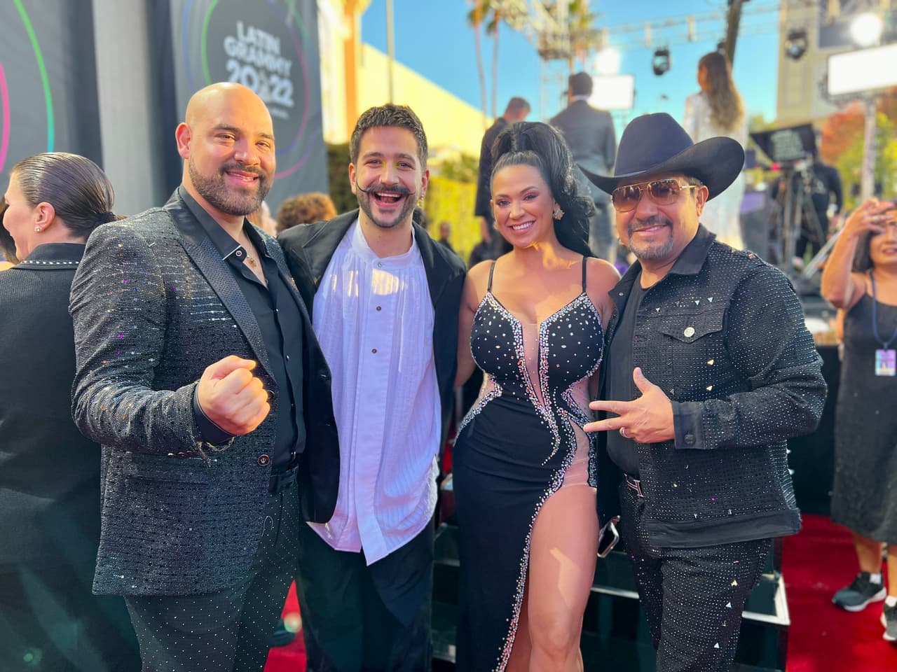 <b><a href="https://www.univision.com/temas/camilo">Camilo</a></b> antes de ser entrevistado en vivo durante la previa a los Latin GRAMMY.