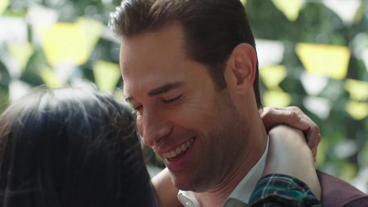 Miguel estaba feliz y divertido por el momento que estaba pasando con Adela y el acercamiento entre los dos.