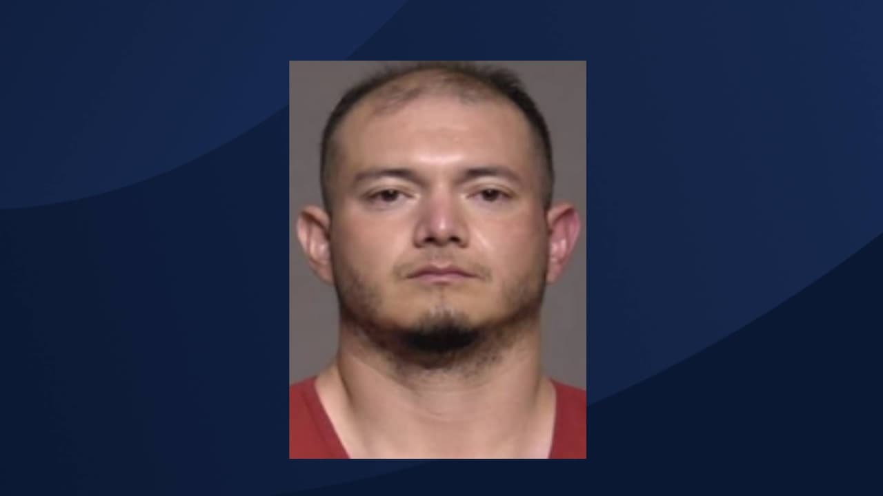 Julio Enrique Rodríguez-López de 33 años: Está acusado de posesión/uso de drogas peligrosas.