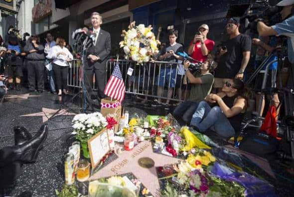 Tras la trágica partida de Robin Williams, su estrella en el paseo de Hollywood, su casa y hasta las locaciones de sus películas han recibido honores para el actor. ¿Quieres ver más? las mejores del mundo del entretenimiento aquí