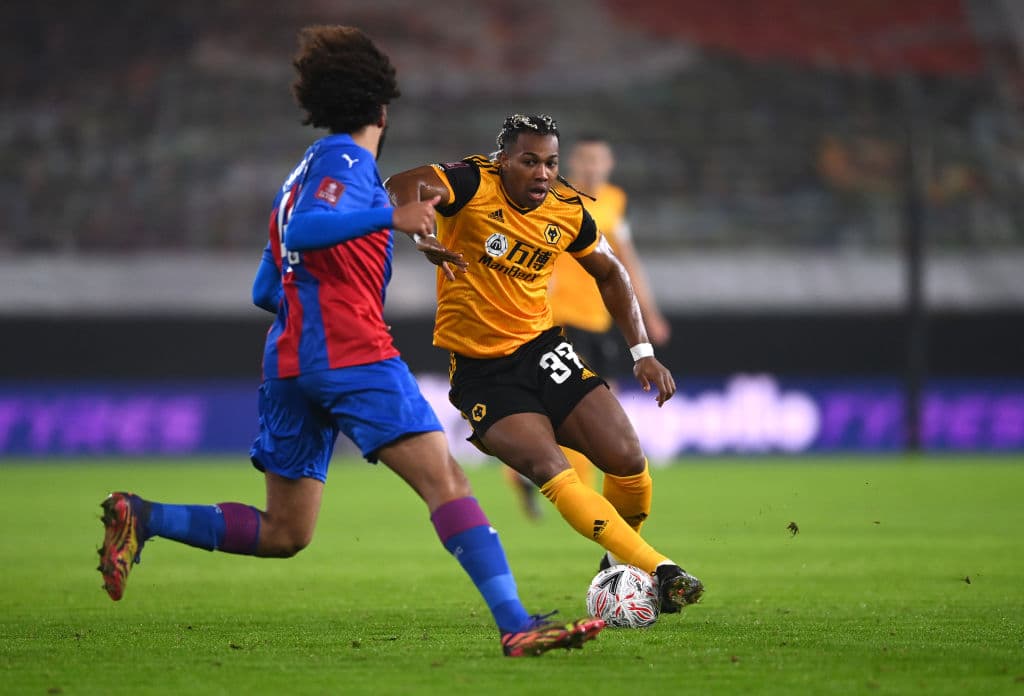 Adama Traoré (35’) hizo el solitario gol para clasificar al conjunto de Raúl Alonso Jiménez a la siguiente ronda de la competición inglesa.