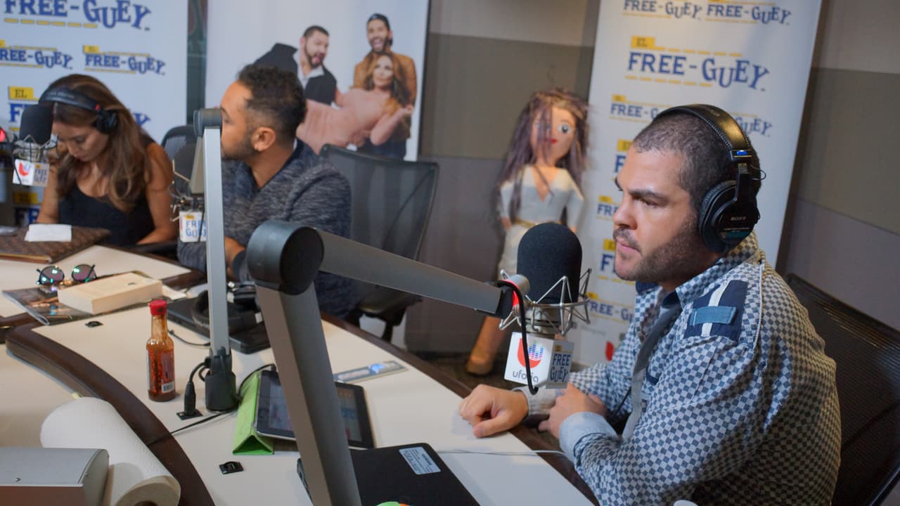 <b><a href="http://www.univision.com/temas/la-bronca">La Bronca</a></b> y 
<b><a href="http://www.univision.com/temas/el-tambochi">El Tamboch</a></b>i recibieron a 
<b><a href="http://www.univision.com/temas/marco-de-la-o">Marco de la O</a></b> y 
<b><a href="http://www.univision.com/temas/humberto-busto">Humberto Busto</a></b> en cabina parara hablar acerca de 
<b><a href="http://www.univision.com/temas/el-chapo-exclusivo">'El Chapo'.</a></b>