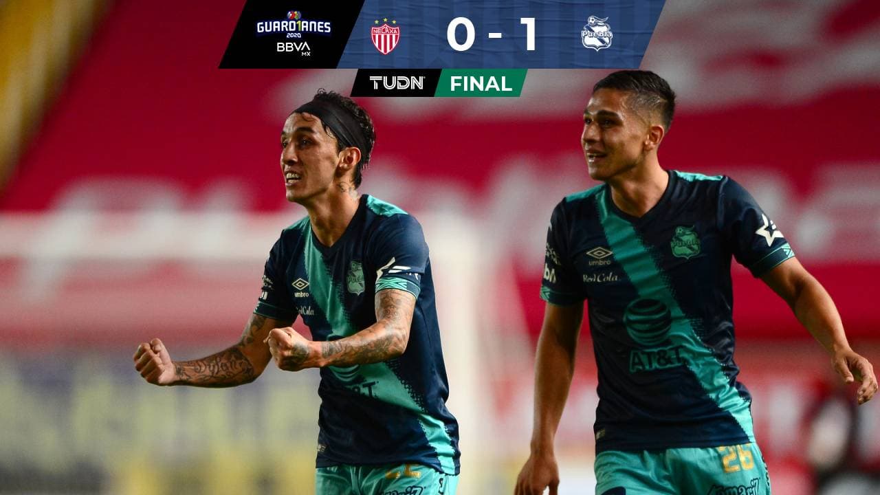 Omar Fernández celebró el gol del Puebla con el que venció al Necaxa.