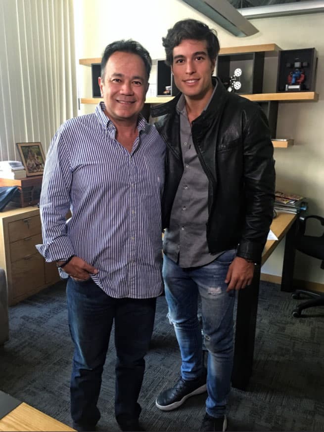 <b><a href="https://www.univision.com/programas/novelas/danilo-carrera-es-el-protagonista-de-la-telenovela-hijas-de-la-luna">Danilo Carrera</a></b> será 'Sebastián' y se convertirá en el enamorado de Michelle.