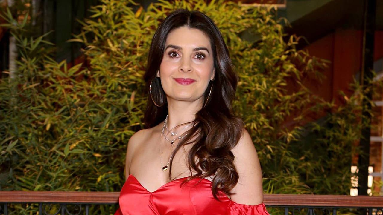 Mayrín Villanueva recuerda el día que su mamá fue su estilista y la hizo llorar