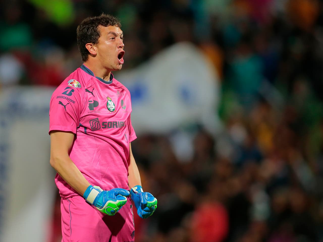 Argentina llama al portero Marchesín de Santos para suplir al lesionado Andújar