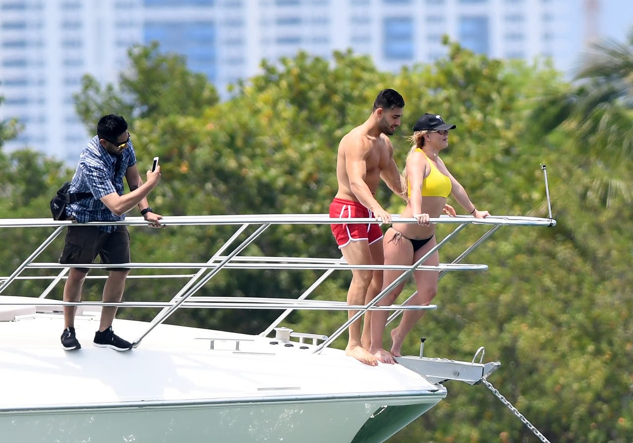 Una persona que los acompañaba capturó con la cámara del celular la pose de la pareja.