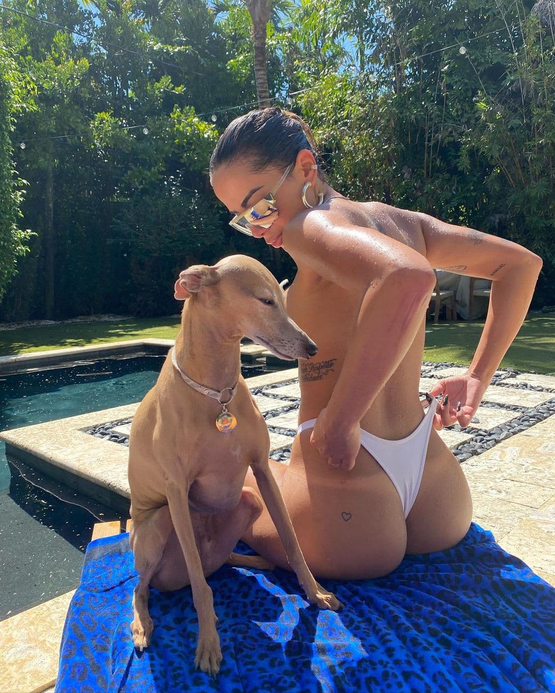 Muchos quisieron ver esta imagen de 
<a href="https://www.univision.com/shows/latin-grammy-celebra-ellas-y-su-musica/que-artistas-estaran-latin-grammy-celebra-ellas-y-su-musica">Anitta sin su mascota</a> 😅pero lo cierto es que durante todo este año mostró toda su sensualidad en cada una de las fotos que publicó.
