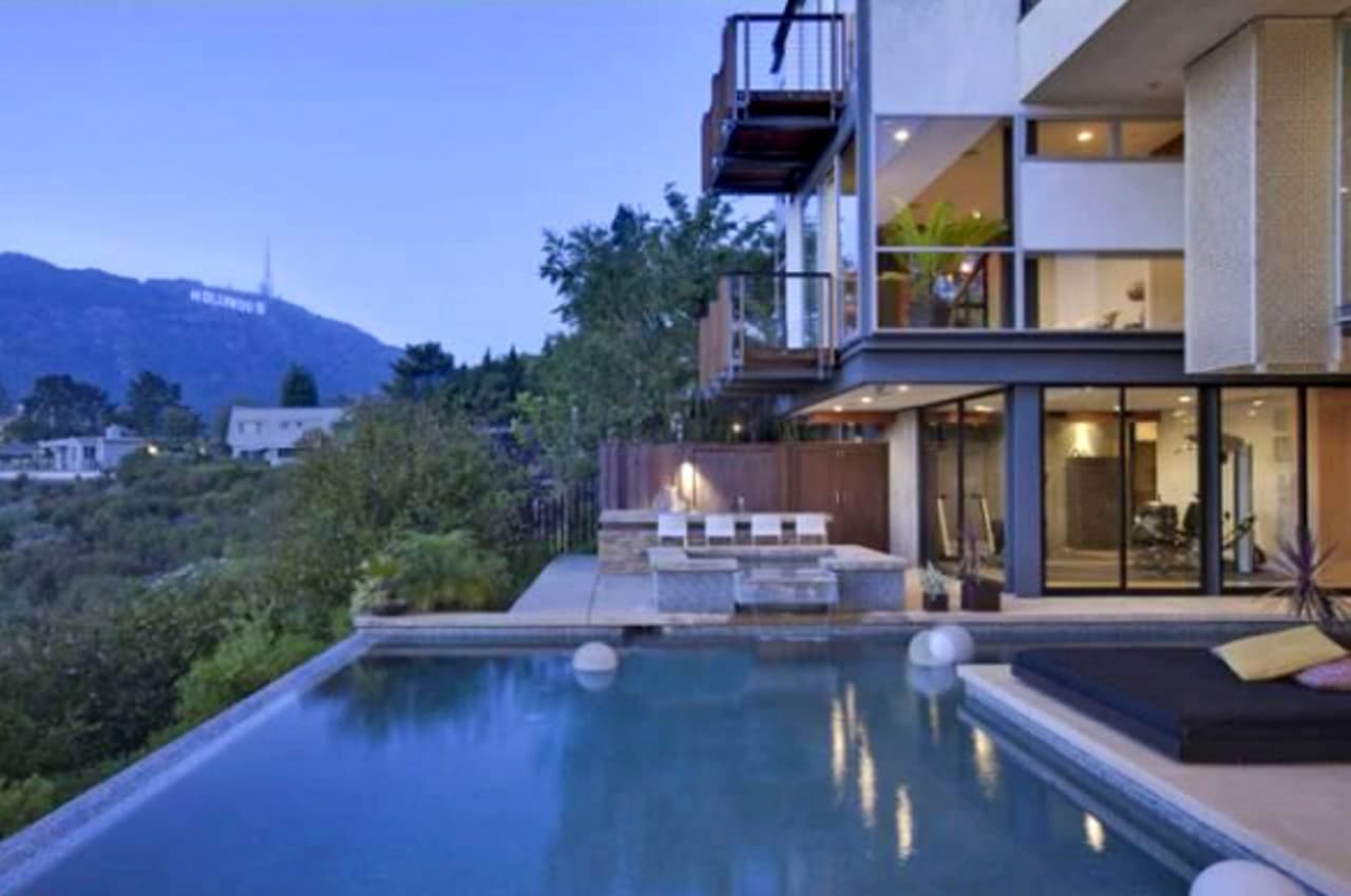 Este fue el regalito que se dio Bieber a los 18 años, la casa se ubica en una zona exclusiva de Hollywood.