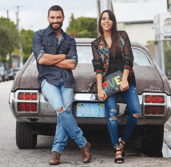 Nicolle es la primera hija del argentino Julián Gil