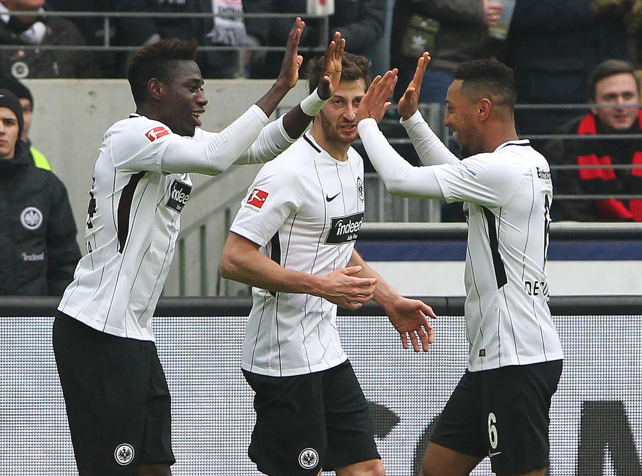 Sin Fabián ni Salcedo, Eintracht volvió a la senda del triunfo