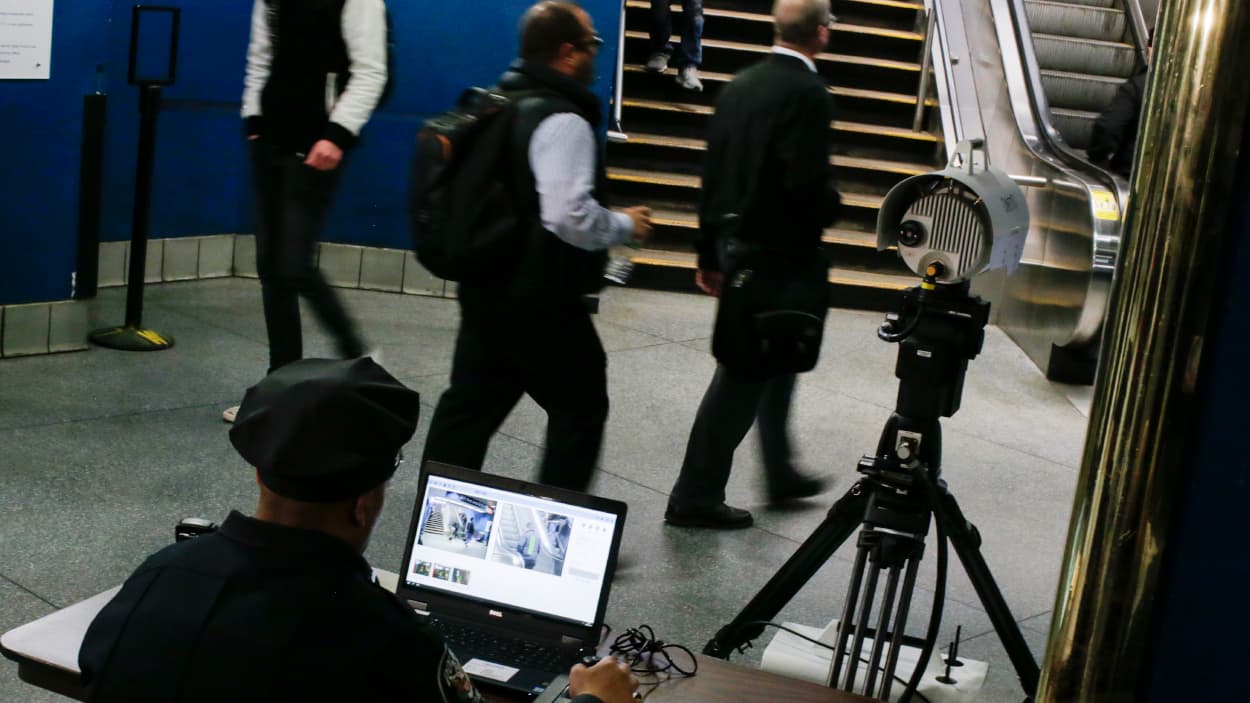 Estos dispositivos podrían ser instalados de manera permanente en la estación de trenes Amtrak de Penn Station y después se implementaría en los aeropuertos.