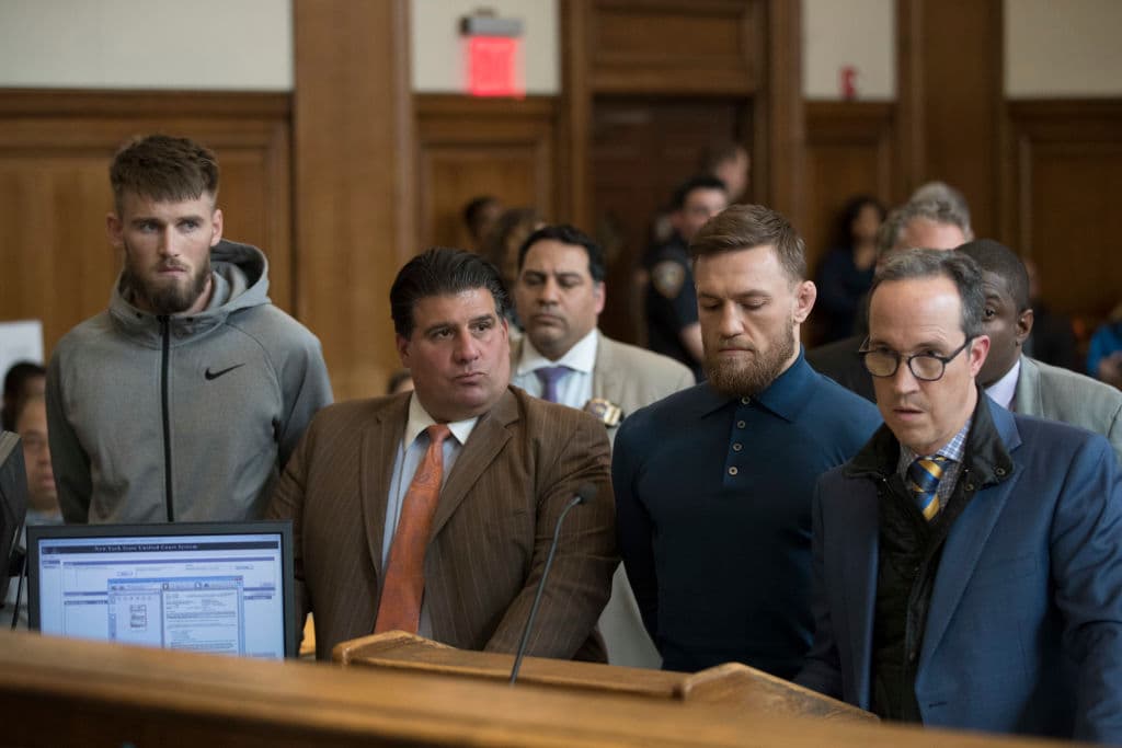 El irlandés Cian Cowley, amigo de McGregor, también fue inculpado por los mismos delitos que el luchador.