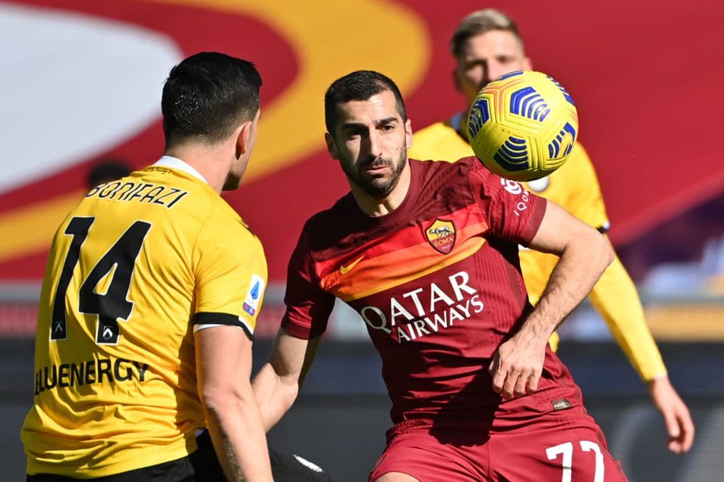 Roma golea al Udinese 3-0, donde el jugador francés Jordan Veretout hizo doblete, mientras Pedro, ya en el 93, hizo el tercer gol que le dio la superioridad a 'La Loba' y ayuda a subir posición en la Serie A